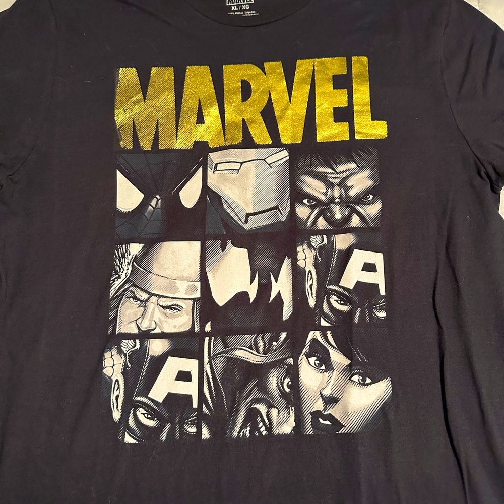 Marvel Gold Print Tee feat. Avengers